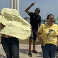 "Basta de tarifas abusivas": habitantes protestan desesperados por precio de la luz