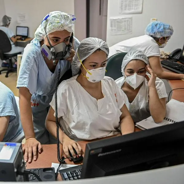 Empleados de la salud en Colombia, a propósito de la instalación de un PMU para garantizar prestación del servicio en el país.
