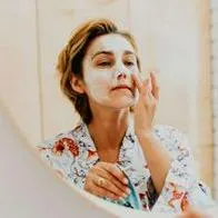 Cómo rejuvenecer la piel de la cara sin necesidad de cirugías y ahorrando dinero