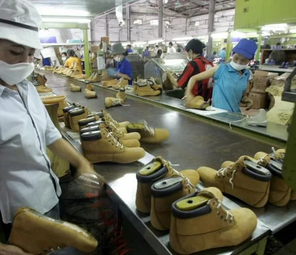 Compañía colombiana le gana lío legal a la estadounidense Crocs para fabricar zuecos de goma