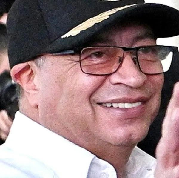 Gustavo Petro: cuánto valen los implantes de pelo del presidente de Colombia.