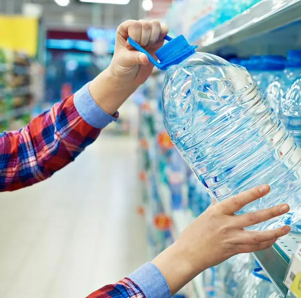 Problemas para comprar agua en Bogotá en supermercados y tiendas: