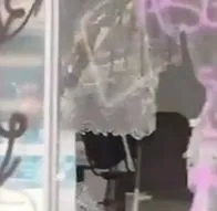 Fuertes desmanes en el centro de Bogotá: reconocidos bancos fueron atacados a piedra