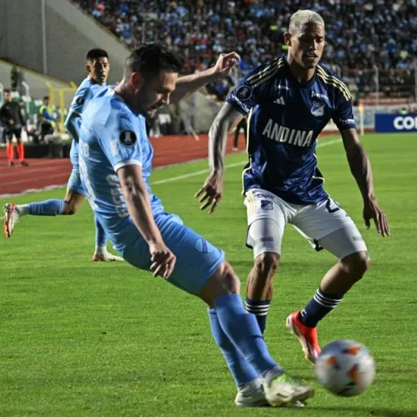 Acción de juego del partido Bolívar vs. Millonarios, por la Copa Libertadores 2024
