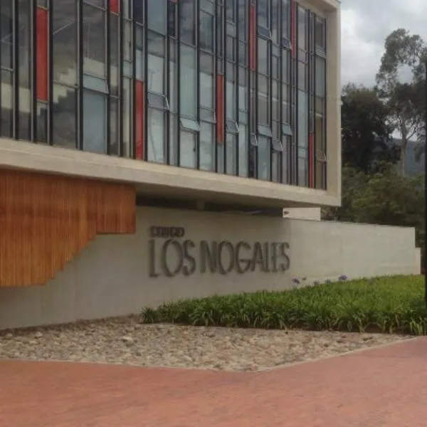 Escándalo en colegio Los Nogales, de Bogotá: en la institución hubo matoneo y clasismo, por lo que 2 estudiantes fueron expulsados. 