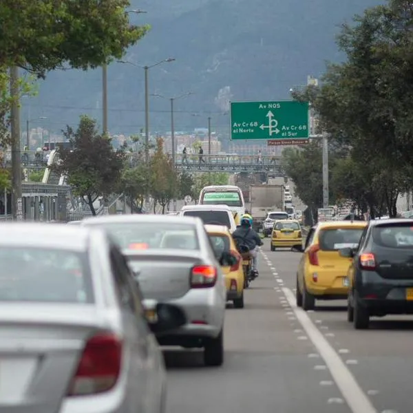 Precio de la gasolina en Colombia cambiaría por dura disparada del petróleo