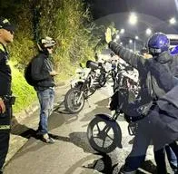 Tate quieto a los piques en Las Palmas: operativo dejó 43 motos inmovilizadas y 151 comparendos