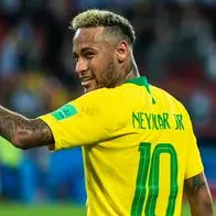 Neymar es nuevamente blanco de críticas y todo por un video en el que juega póker en medio de la celebración de 6 meses de su hija.