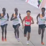 Escándalo en media maratón de Pekín: He Jie es investigado por ganar con trampa
