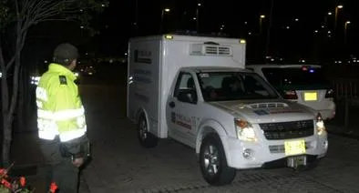 Encuentran en Bogotá a 2 personas que fueron lanzadas desde un carro: una de ellas estaba sin vida. Por este hecho hubo 3 capturas. 