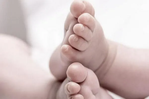 Bebé que había sido declarada muerta despertó durante su funeral: “Su corazoncito latía”