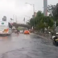 Inundación en Bogotá, luego del fuerte aguacero que se presentó este 18 de abril.