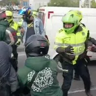 Protestas en la calle 80 de Bogotá hoy, por parte de motociclistas, crea trancón
