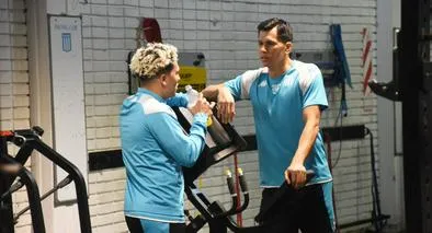 Juan Fernando Quintero volvió a unirse a Racing, que prepara juego de Copa Sudamericana