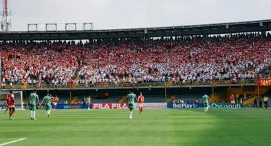 Guardia Albirroja Sur, barra de Santa Fe que apeló a sanción de Dimayor y podrán entrar a primera fecha de cuadrangulares.