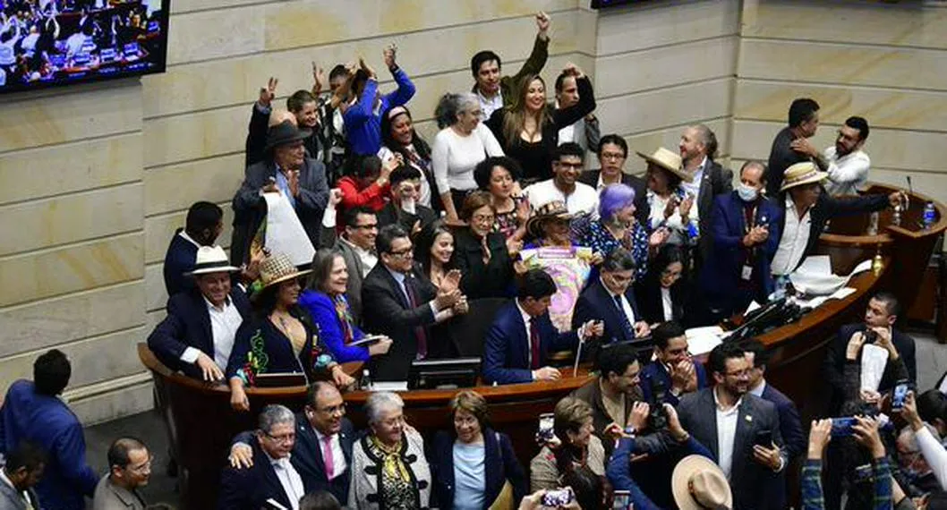 “Lo logramos”: Pacto Histórico y ministros de Petro celebran victoria de la pensional