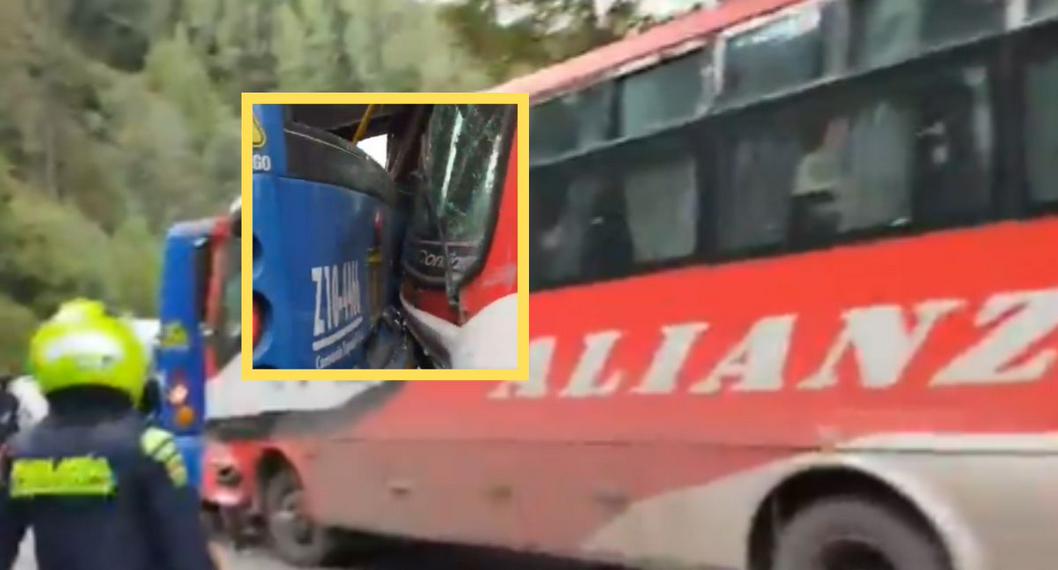 Grave accidente en la vía La Calera-Bogotá: 4 heridos, dejó un choque entre un SITP y un bus intermunicipal en el kilómetro 4,5.  