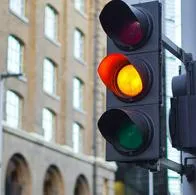 ¿Qué significan los colores en el semáforo?