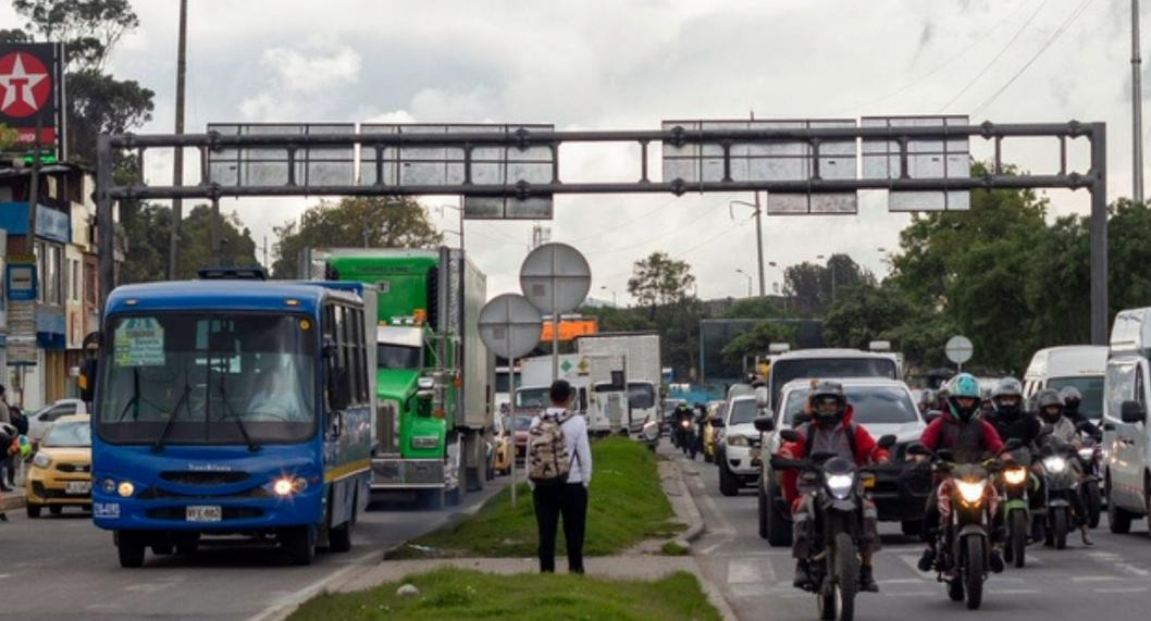 Tráfico en Bogotá a propósito de fotomultas en Colombia: cómo saber si tiene y qué infracciones detectan