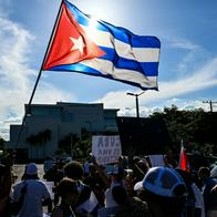 Trece manifestantes cubanos reciben duras sentencias de hasta 15 años de cárcel