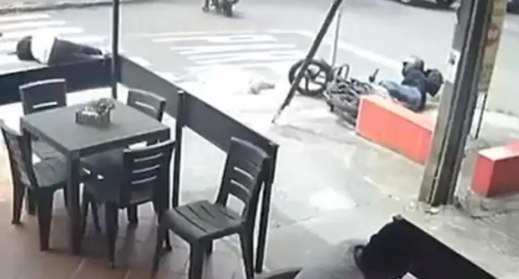 Nuevas imágenes de robo en Medellín donde escolta mató a un ladrón