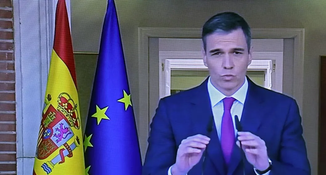 Presidente de España dice que seguirá en el cargo, pese a escándalo de corrupción de su esposa y "acoso personal" que dice sufrir de la oposición. 
