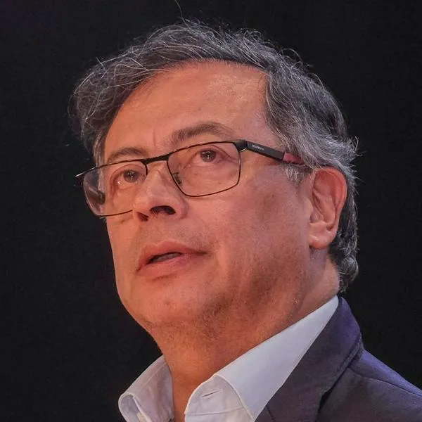 Gustavo Petro atacó a la oposición por avión que habría recibido de Daily Corp