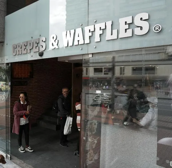 Crepes & Waffles advierte por estafas en ofertas de empleo.