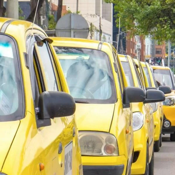 Está listo el subsidio para taxistas por el alza de la gasolina: estas son las condiciones