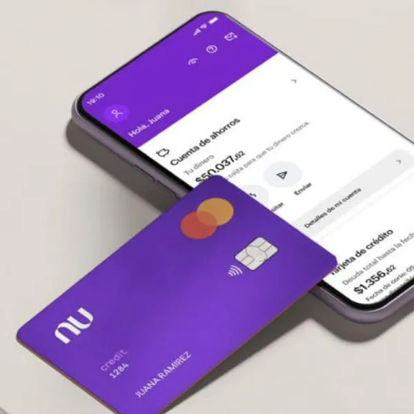 Tarjeta de crédito de Nubank tiene una gran desventaja y avisan a los usuarios, ya que no entrega recompensas por compras, según experto.