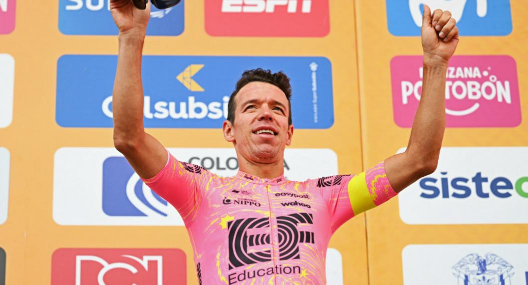 Rigoberto Urán va a transmitir el Giro de Italia 2024 en el Canal RCN junto a mario Sábato.