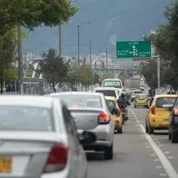Galán aumentará medidas contra vehículos mal parqueados en las calles de Bogotá