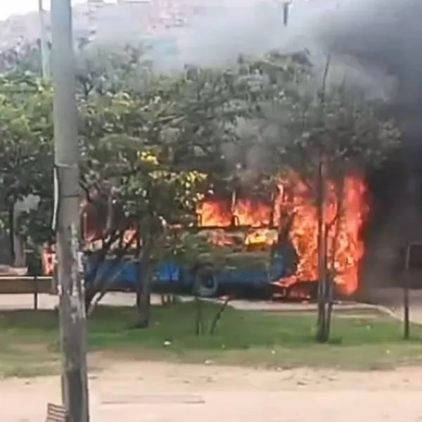 Bogotá ha pagado$ 500 millones en arreglo de buses de Transmilenio vandalizados