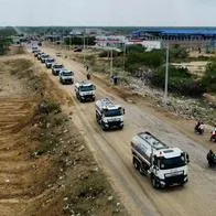 Petro anuncia salida de funcionarios salpicados por caso de carrotanques en La Guajira