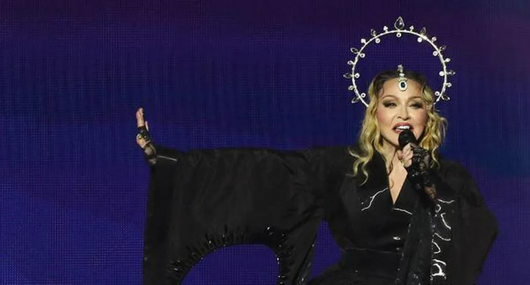 Madonna les dio alegría a asistentes a concierto en Brasil y dio beso sorpresa