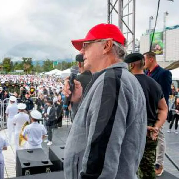 Iván Velásquez recibió abucheos: le pidieron que saliera de Carrera por los Héroes