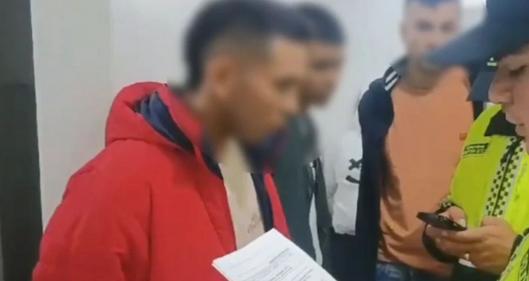 Estadounidense es apuñalado en Bogotá cuando intentaron robarle su celular