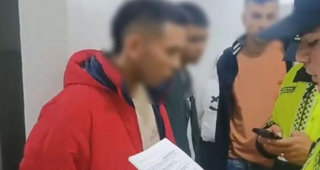 Estadounidense es apuñalado en Bogotá cuando intentaron robarle su celular