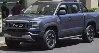 Nueva camioneta híbrida de BYD competirá con Toyota y Nissan en Colombia y competirá con exitosos carro de Toyota, Nissan y Ford.