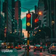 Los conductores en Bogotá suelen quejarse, debido a que los semáforos son muy lentos y por ello a veces se arman trancones. Conozca qué dijo la IA.