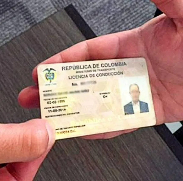 Así podrá renovar la licencia de conducción este 2024 en Colombia: ¿Cuál es la multa por pasarse de las fechas?