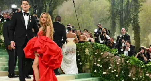 Shakira se llevó elegíos al lucir vestido de Carolina Herrera en la Met Gala