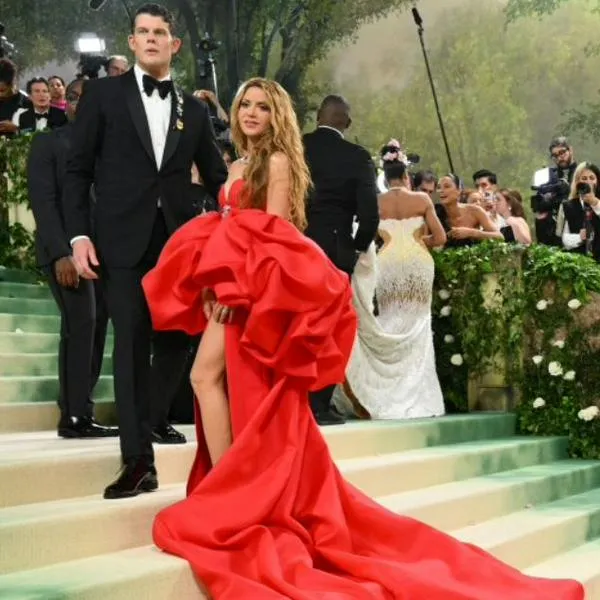 Shakira se llevó elegíos al lucir vestido de Carolina Herrera en la Met Gala