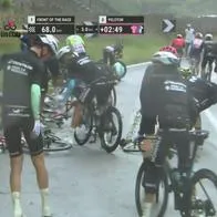 Así fue la caída en la cuarta etapa del Giro de Italia.