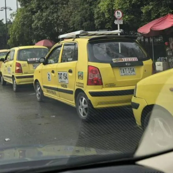 Taxistas en Bogotá van a paro el 14 de mayo por Uber, Didi, Cabify y más