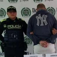 Policía de Bogotá capturó a un hombre que poseía armas y una granada en Kennedy