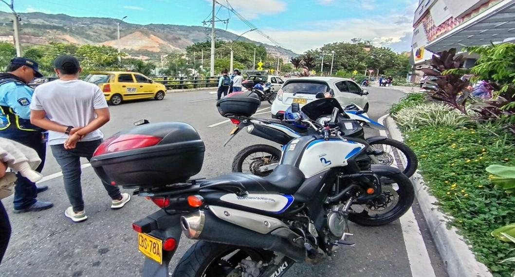 Critican agentes de tránsito de Bello por lanzar conos a motociclistas que no paran en retén