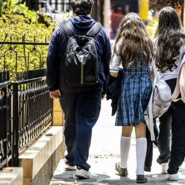 Cuándo salen los estudiantes a vacaciones de mitad de año y por cuánto tiempo