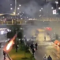 Disturbios en la Nacional obligan a suspensión en Transmilenio.