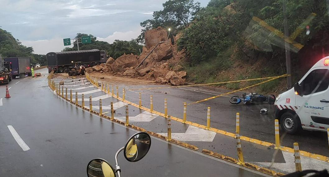 Derrumbe en vía Bogotá-Girardot deja un motociclista herido